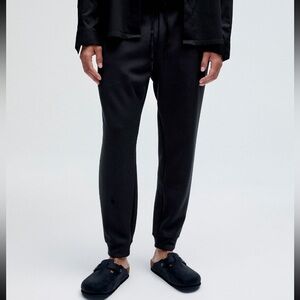 Lululemon Men’s “Smooth Spacer” Jogger 32-34” Inseam (S) *BESTSELLER*